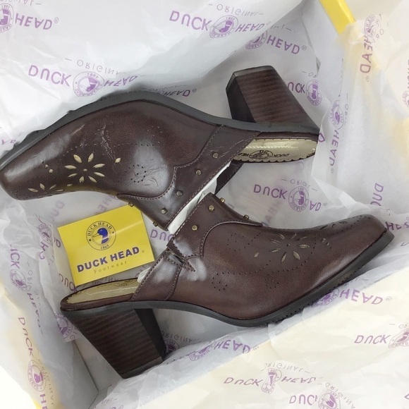 Duck Head Miley Brown Clogs | 7.5 - Picture 3 of 13